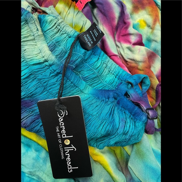 Long Dress by Sacred Threads.   CL/GR 11.  222481 - Picture 7 of 7